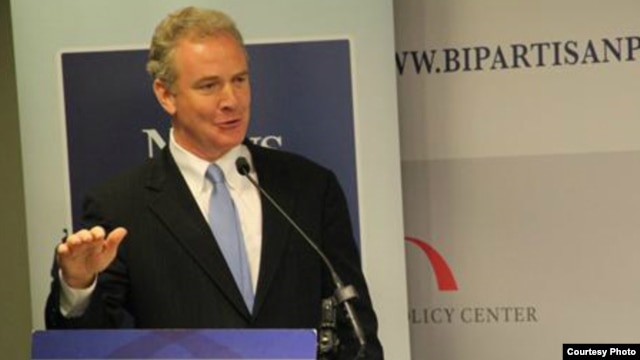 El congresista Chris Van Hollen habla en un evento en Washington el año pasado (Foto: cortesía de la oficina del legislador).