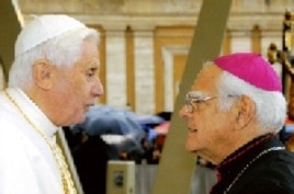Su Santidad Benedicto XVI con Monseñor Del Castillo en Santiago de Cuba