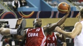 Archivo. Jugadores del equipo cubano de baloncesto masculino.