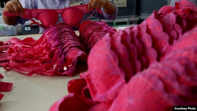 La donación incluirá ropa interior y artículos de higiene para las mujeres