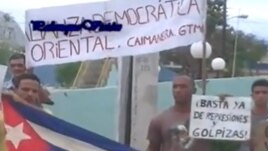 Activistas de la Alianza Democrática Oriental, durante una protesta en Caimanera, Guantánamo (10 de abril, 2014).