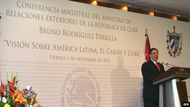 El canciller de Cuba, Bruno Rodríguez, durante una conferencia en la capital mexicana, noviembre de 2013. Archivo.