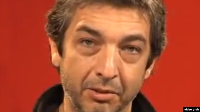 Según el actor Ricardo Darín, Argentina da muestras de ser un país niño que necesita un papá. 