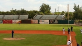 Vista del juego de Industriales en el estadio de Fort Lauderdale