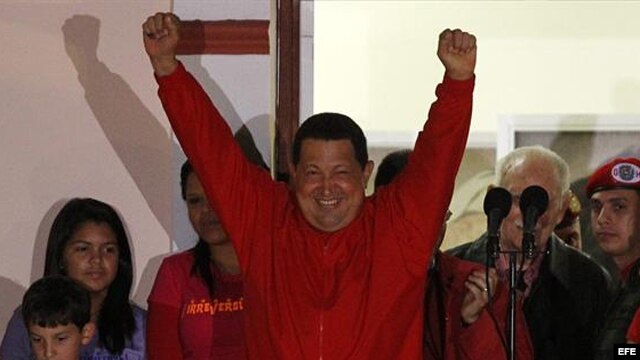 La revista dice que aun cuando Chávez pueda vencer grandes obstáculos económicos su salud sigue siendo una incógnita.