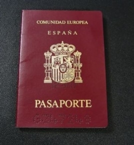 El pasaporte español es una de las concesiones, junto al DNI, que se otorgan a los nacionalizados.