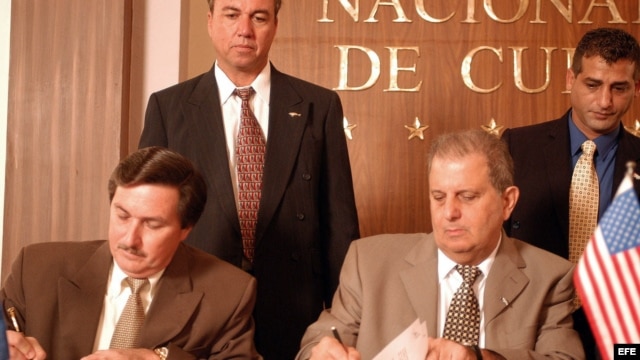 Pedro Álvarez en la época que firmaba acuerdos comerciales con empresarios estadounidenses, a nombre del régimen cubano.