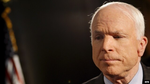 Fotografía de archivo del senador estadounidense John McCain.