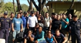 Detenidos en Honduras: centenares de cubanos en edad laboral escapan de la isla.