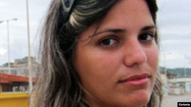 Elaine Díaz