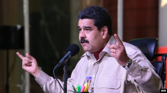 Maduro recorta el presupuesto de Venezuela debido a la caída del precio del crudo.