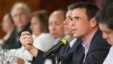 Henrique Capriles, habla durante una rueda de prensa a medios internacionales. Foto de archivo