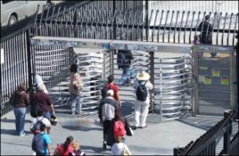 Entrada para peatones en el paso fronterizo Tijuana-San Diego.