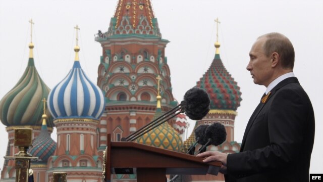 Vladimir Putin durante un desfile militar. Archivo.