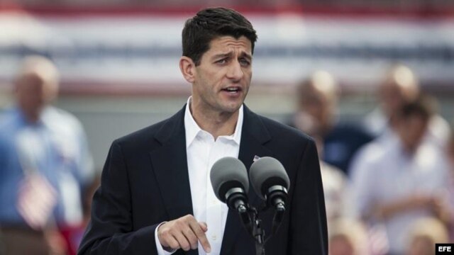 El candidato para la vicepresidencia del partido republicano de Estados Unidos, Paul Ryan (c). EFE/Jim Lo Scalzo