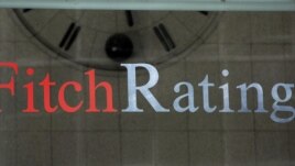 Rótulo de la agencia de medición de riesgo Fitch en sus oficinas en Nueva York, Estados Unidos. 