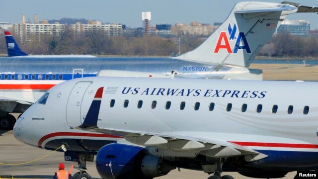 Aviones de US Airways y American Airlines en el aeropuerto Ronald Reagan en Arlington, Virginia, EE UU. 
