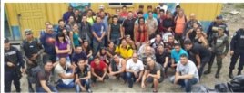 Grupo de 54 cubanos indocumentados detenidos en Honduras buscando llegar a la frontera México-EEUU.