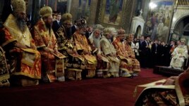 Archivo - Obispos de la Iglesia Ortodoxa Búlgara en misa oficiada por el Patriarca de la Iglesia Ortodoxa Rusa, Kirill (dcha), en la Catedral de Alexander Nevski en Sofía (Bulgaria). 