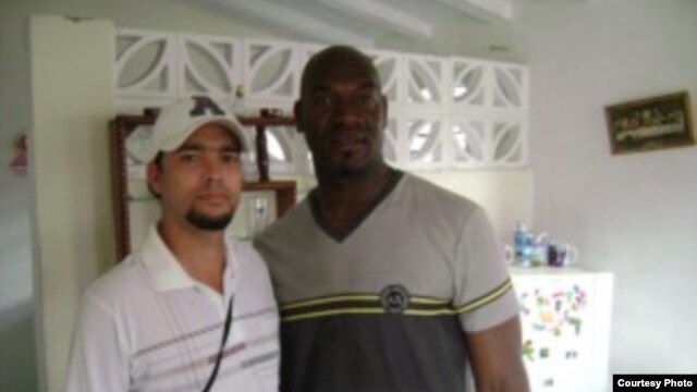 Ezquiel Morales con José Contreras