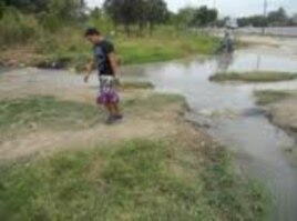 Por este salidero en La Güinera y otro en el reparto Nazareno se estaban perdiendo más de 2 millones y medio de litros de agua diarios (foto Calixto Martínez)