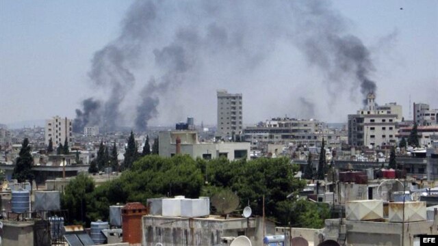 Siria - El ejército sigue bombardeando zonas residenciales y según obervadores de ONU ha usado a niños como escudos humanos.