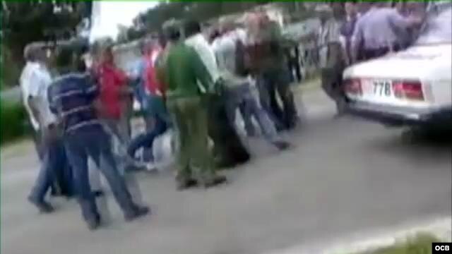 Violencia en Cuba es captada en cámara.