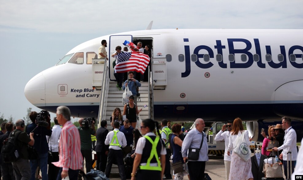 El primer vuelo comercial regular entre Estados Unidos y Cuba desde 1961 aterrizó en Santa Clara&nbsp;el 31 de agosto de 2016.