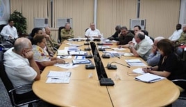 Raul Castro presides meeting on the Zika.
