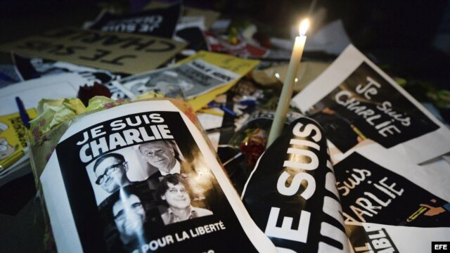 Solidariad con "Charlie Hebdo".