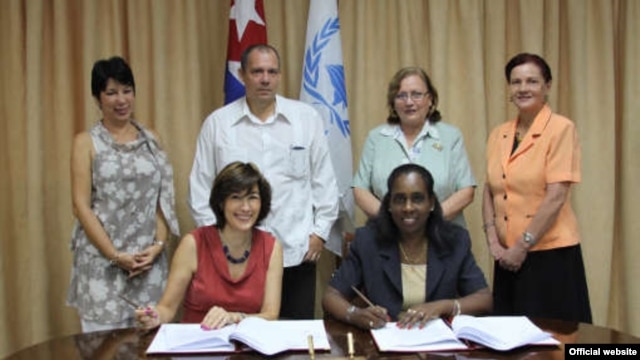 Firma del acuerdo entre el PMA de la ONU y el Gobierno de Cuba.