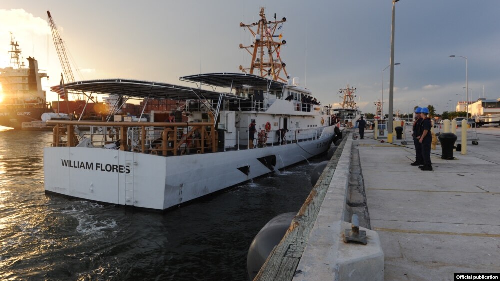 A bordo del escampavías William Flores, 26 migrantes cubanos fueron repatriados el jueves a Bahía de Cabañas, en La Habana.