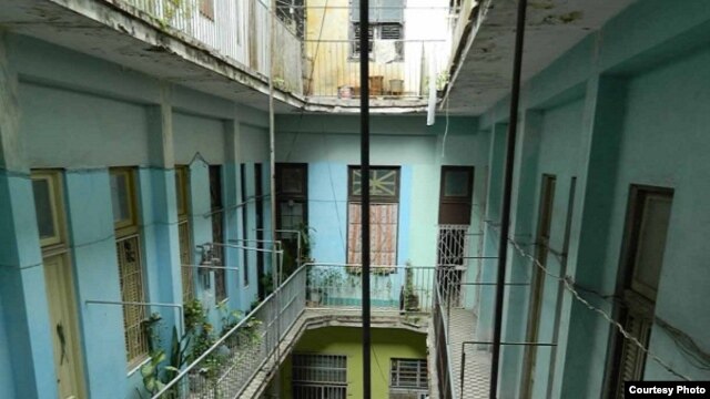 La casa del cirujano: el Dr. Jesús E. Peña vivía con su familia en este antiguo edificio donde el agua no llega a los pisos altos (E.P.Chang).