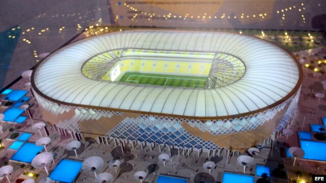 Una maqueta del estadio Qatar University, unos de los estadios que se propone para la Copa Mundial 2022, en Doha, Qatar. 