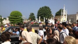 Féretro de Oswaldo Payá llega al cementerio de Colón