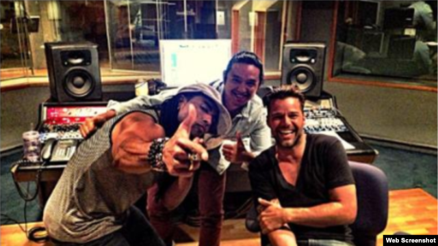 En la foto de izq, a der. Yotuel Romero, Antonio Rayo y Ricky Martin.