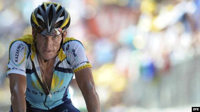 Fotografía de archivo del ciclista estadounidense Lance Armstrong en el Tour de Francia.