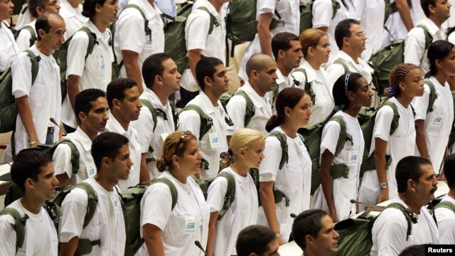 Una graduación de médicos cubanos.