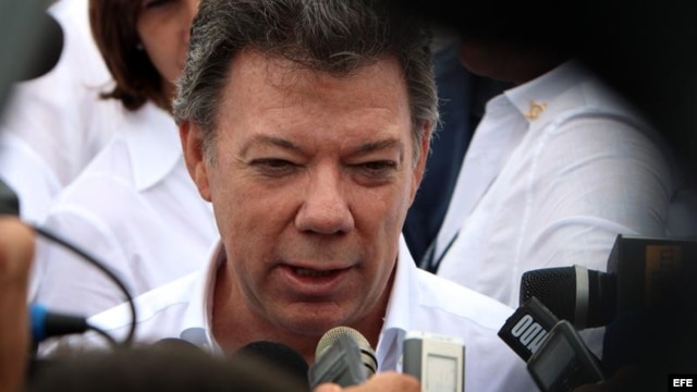 El diario dice que además de hacer la paz el presidente Santos tendría que dar la bienvenida a “una tribu perdida”.