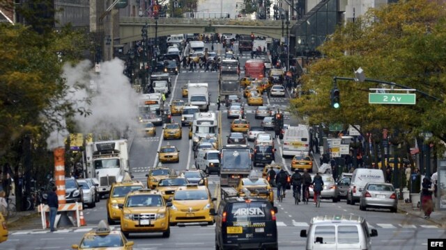 El tráfico vuelve a la normalidad en Nueva York, Estados Unidos, este jueves 1 de noviembre de 2012. 