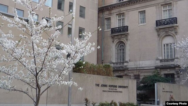 Los espías de Cuba Ana Belén Montes y Walter Kendall Myers estudiaron en la Universidad Johns Hopkins.