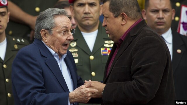 El periódico destaca que Cuba es el país que más depende económicamente de Venezuela.