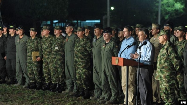 El presidente colombiano, Juan Manuel  Santos advirtió a las FARC que durante las negociaciones no habrá cese al fuego.