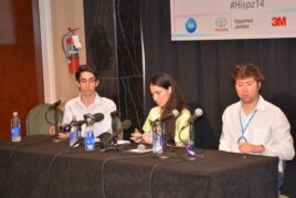 De izquierda a derecha Raúl Moas, Yoani Sánchez y Salvi Pascual en la conferencia de Hispanicize.
