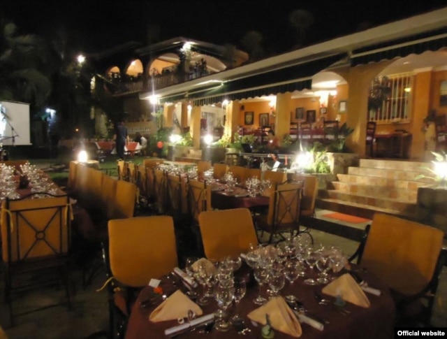 Restaurante Divino, en el reparto Mantilla.
