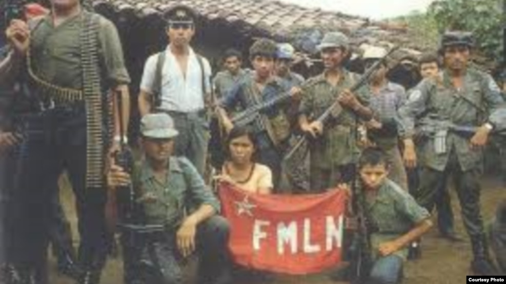 Miembros del FMLN