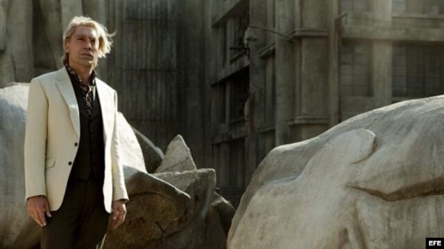 Fotografía cedida por Sony Pictures España de Javier Bardem en su papel de Silva, el villano de la nueva entrega de James Bond, "Skyfall".