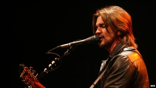 Juanes.