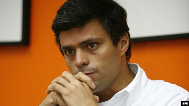 Leopoldo López, dirigente opositor venezolano y preso desde febrero de 2013, acusado de ser autor intelectual de las protestas iniciadas por los estudiantes contra Nicolás Maduro y que concluyeron con la muerte de varias personas. 