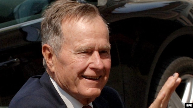 George Bush, padre, durante una visita a Alemania